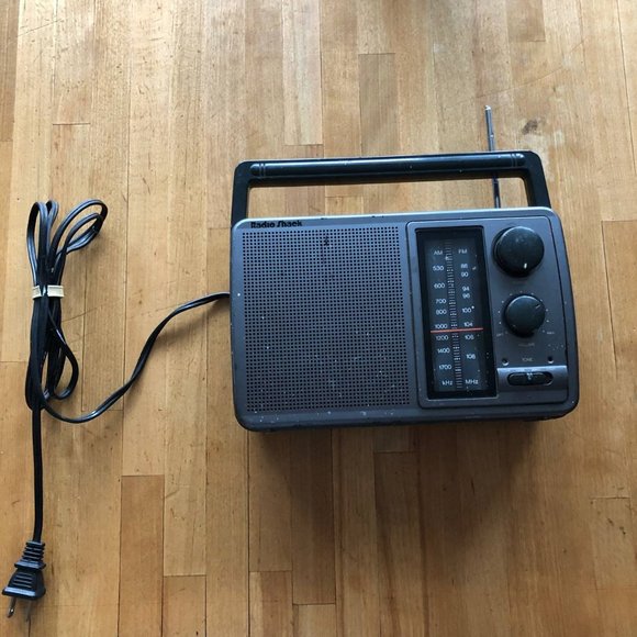 Shack Other Radio Shack Portable Radio Am Fm 2726 Battery Operated